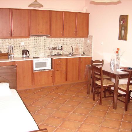 Makronas Apartments Caristo Exterior foto