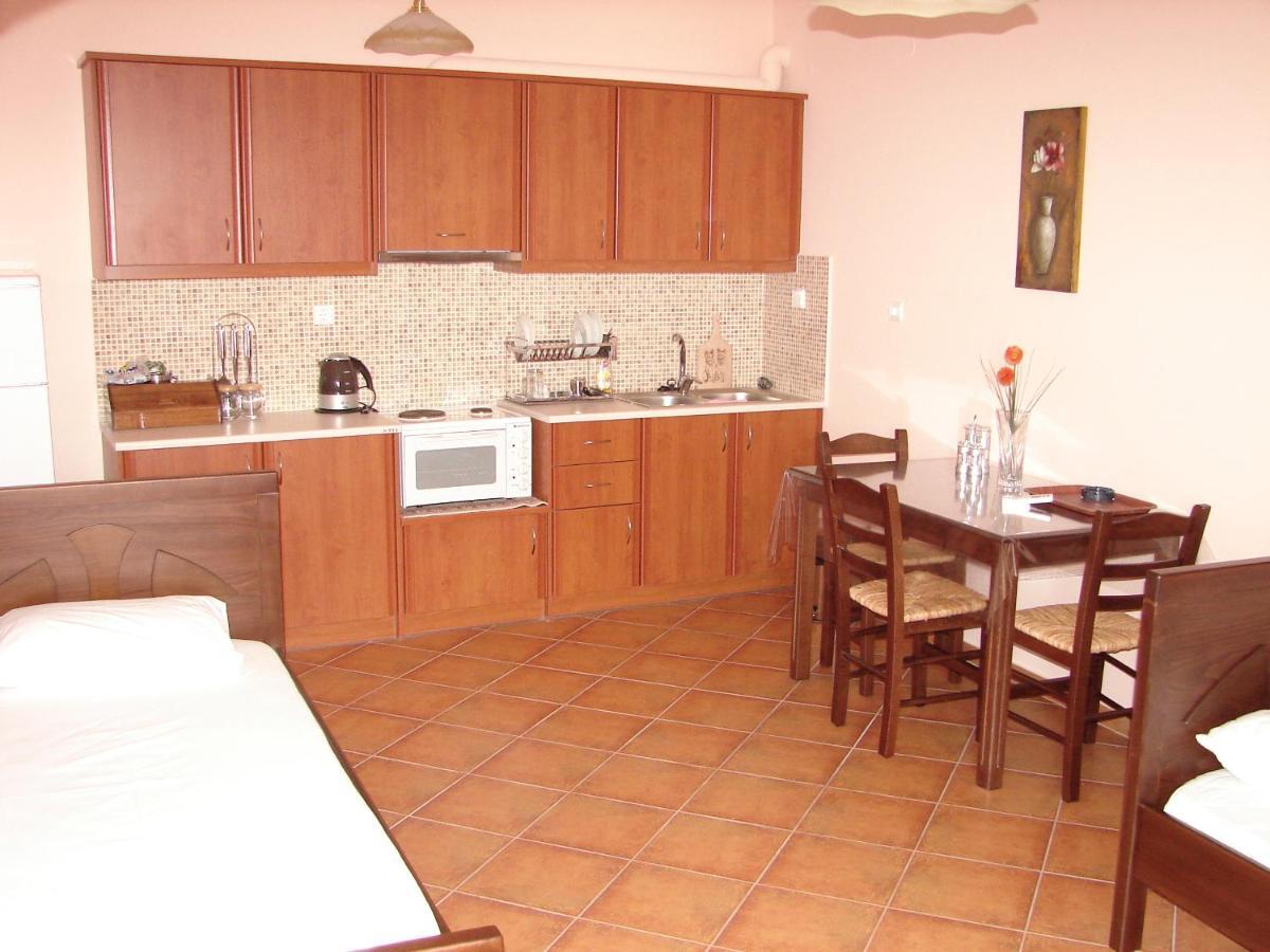 Makronas Apartments Caristo Exterior foto